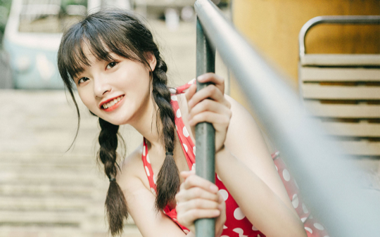 为救女友，我失去了右手，她信誓旦旦地说要一辈子跟我在一起，可转眼就和我的助理过上了二人世界