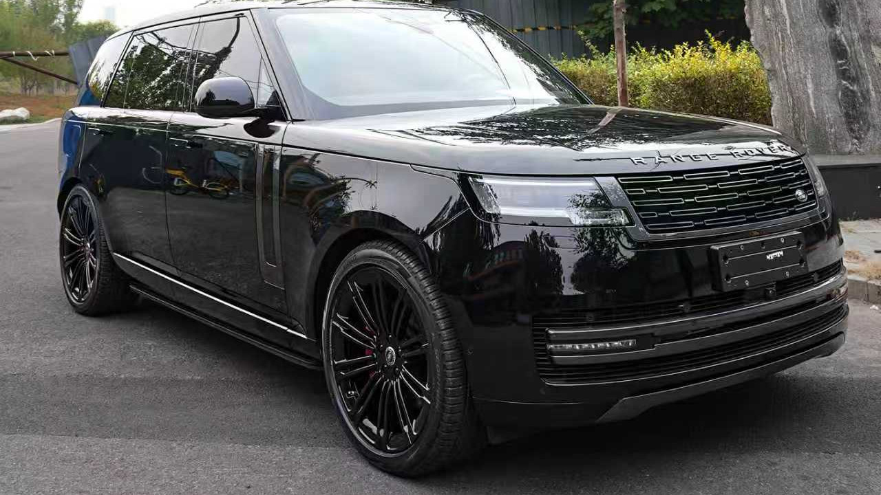 精致升级，重塑豪华：路虎揽胜的个性化焕新之旅