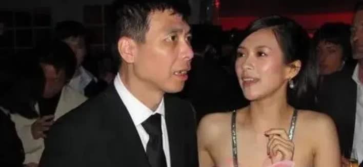 难怪汪峰会离婚啊。[捂脸][捂脸]