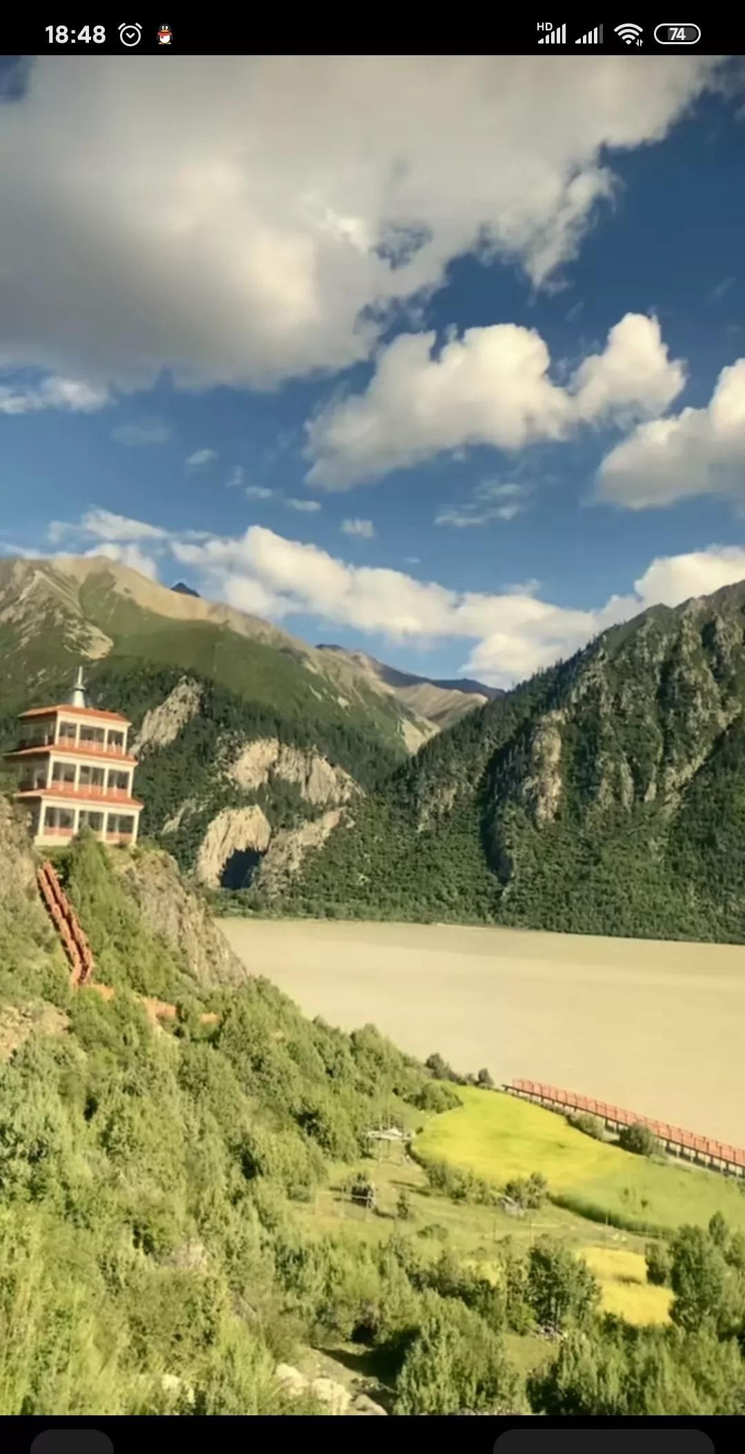 我是刚刚退休的人，
周围的人都羡慕我，
说可以无拘无束的去旅行，
但在我内心深处