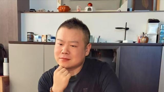 岳云鹏40岁生日，摆三个蛋糕驮着女儿许愿，尚筱菊带6人准备惊喜