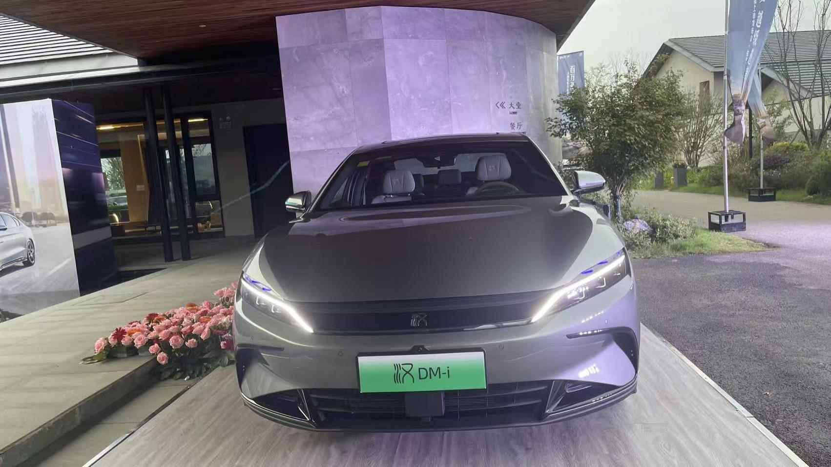 从“驭见”到“智见”体验再进阶 ——比亚迪汉智驾版登陆合肥