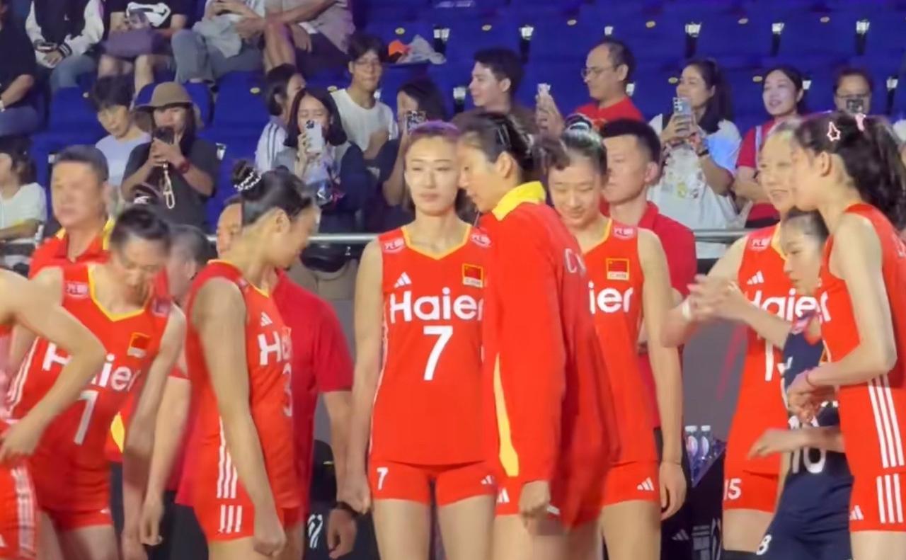 正在直播中国女排VS墨西哥女排！中国女排世锦赛首战！妹妹李盈莹首发出战，高意也首