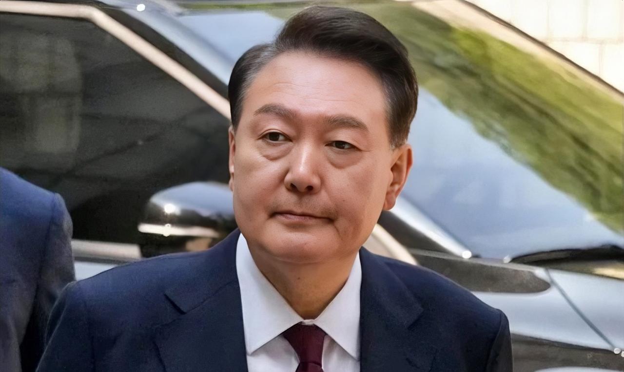 尹锡悦主动退党了！
就在昨天，5月17日，韩国前总统尹锡悦宣布退出了国民力量党！