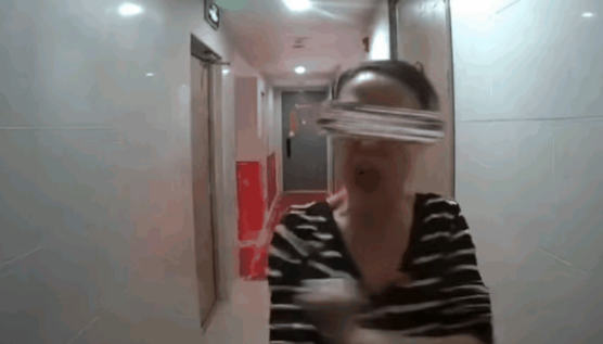 持刀上门1年，法律在她面前竟然无能为力，实事求是的讲，这已经犯罪。

这种发病家