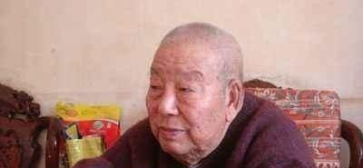 1951年，已经饿了3天的唐满洋，趁着夜色率部爬上了美军580.7高地，谁知上面