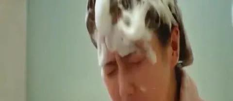 白鹿一张床单照引爆热搜！取关许凯后她逆袭成顶流，网友：这姐太狠了！

还记得