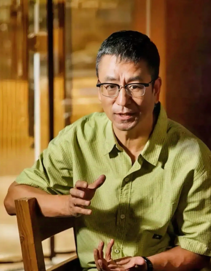 满满的正能量！白岩松感谢老詹六年前为中国说话，那是需要勇气的！

六年前，莫雷发