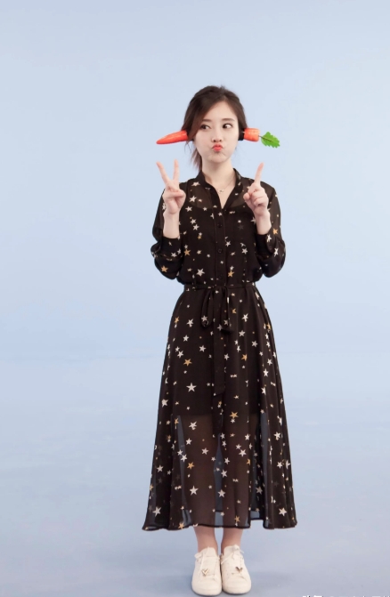 冯提莫，155cm，搞笑的小可爱。