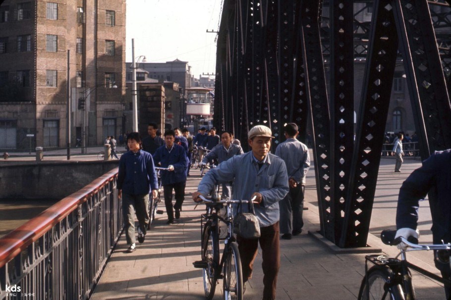 走，上班去！(1973年上海）