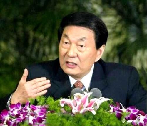 朱镕基说自己有三个缺点，尤其是第三个，自己要向周总理学习。
这些话，是朱镕基在1