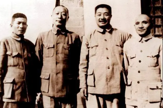 1966年，实际上已经退出领导职务的邓小平，被通知到中国人民大学参加师生大会。会