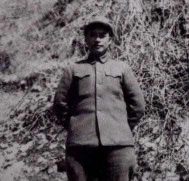 1952年，67军军长在朝鲜离奇去世，彭老总去医院探望，看到遗体的那一刻大惊失色