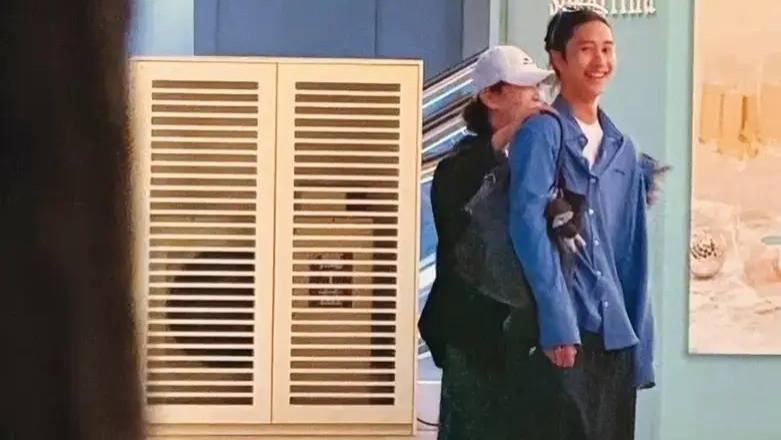 魏如萱插足风波后仍撒糖！与小21岁男友约会揉肩超恩爱