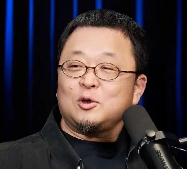 罗永浩绝对是混世魔王，身披上百起官司的人他会怕你西贝吗？他总是再输却不服输，他只