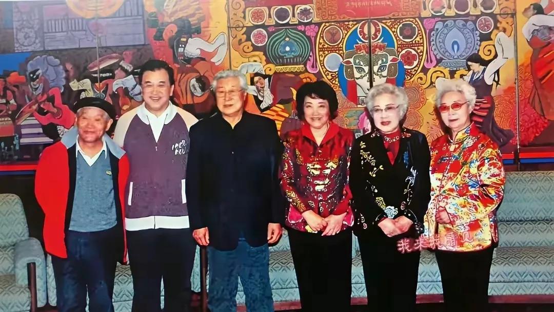 这6位老艺人，有的称得上表演艺术家，有的是德艺双馨的老艺人。你能认识几位？你还记