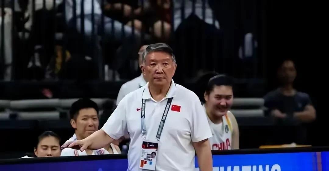 完了，老头68岁还背锅！
女篮奥运门票危险了！
五场热身，宫导死挺李缘首发，她交