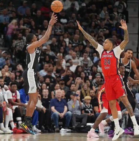 为什么文班时代马刺后卫承压、投射型锋线吃香，文班建队及进化思路
23-24赛季马