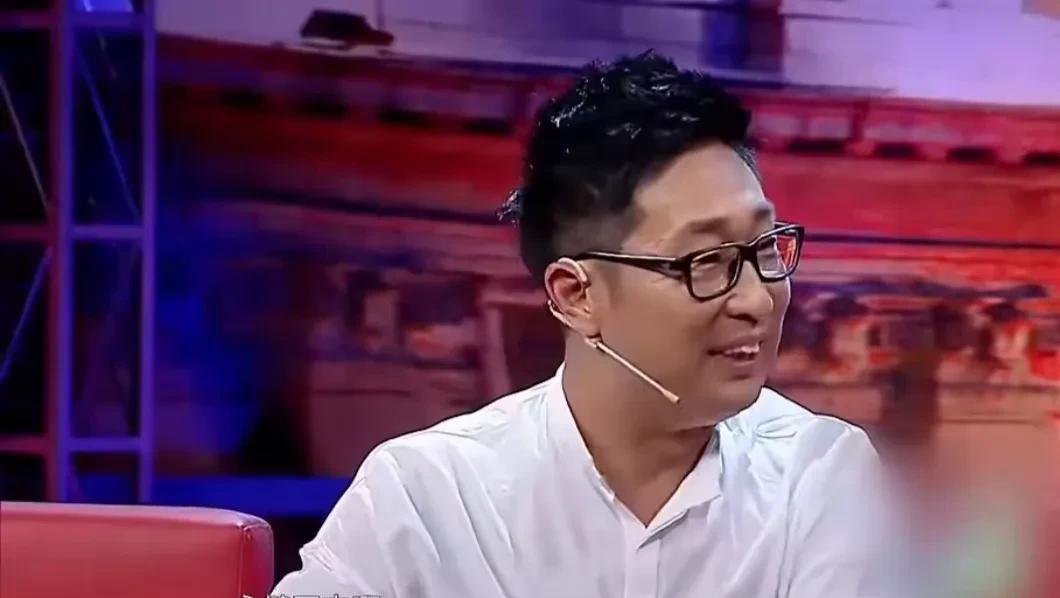 演员林永健说：“我和周冬齐决定结婚时，我找政委汇报，政委慢条斯理的说，永健同志啊