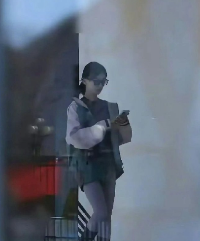 感觉她像抽空生了个孩子
状态好到能立马进下一个组 ​​​