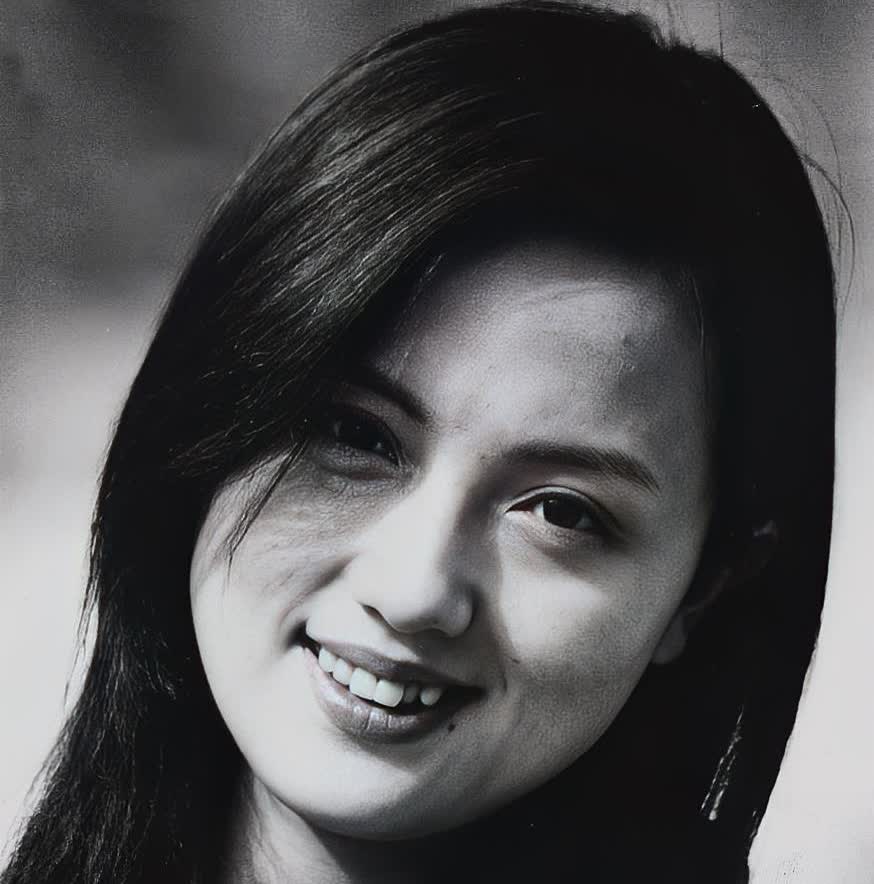 朱媛媛离开了。
最难过的并非女儿辛芯仪。
也不是北京文艺圈，而是她最为牵挂的
