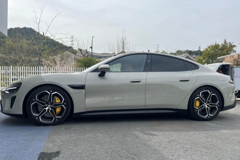 小米su7试驾体验
SU7作为当下最有热度和话题的一款车，我很好奇它的表现到底是