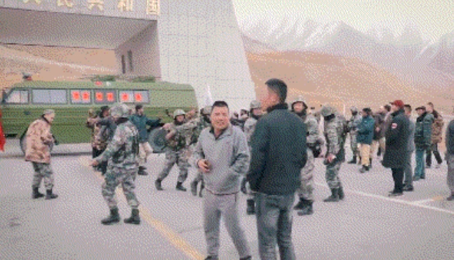 巴基斯坦获胜后，一段老视频传遍外网，中巴友谊果然不一般

12日，多家外媒在社交