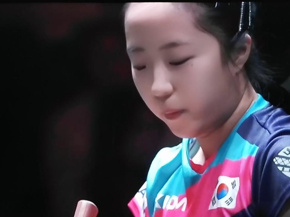 申裕斌2：1琳达，为韩国队增加两局积分。
#冬日生活打卡季# 
申裕斌今年进步不