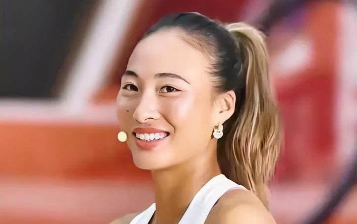 今年的网球四大满贯都已经结束了，
中国球员大部分都是一轮游。
2025年香港羽毛