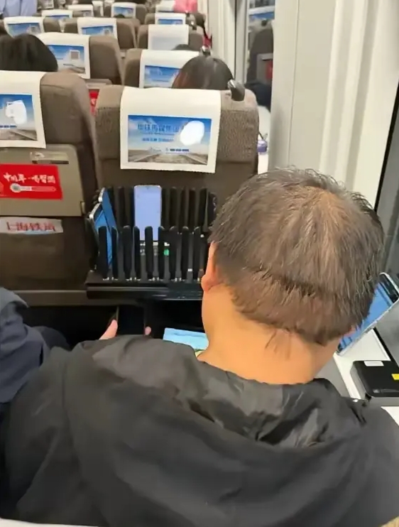 发现了一名可疑的间谍！