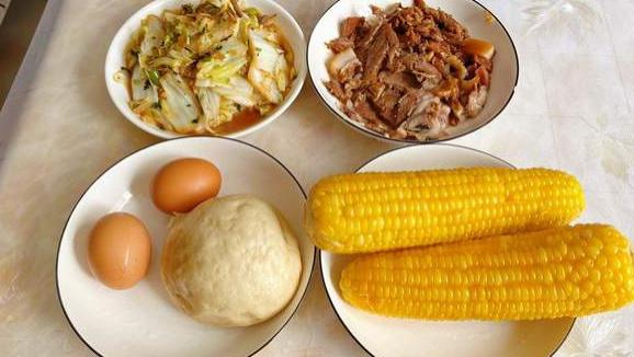 两个人的午餐，一荤一素成本不到15元，简单好做，实惠又好吃！