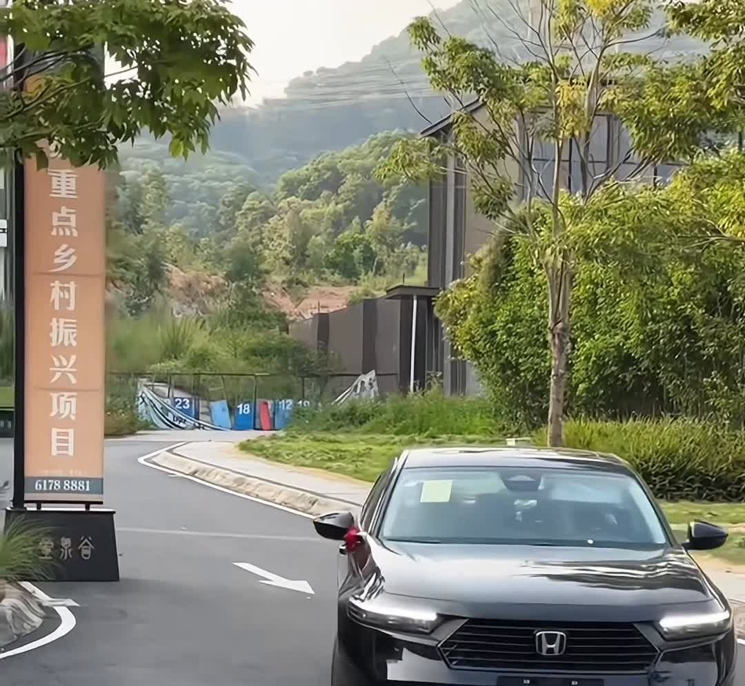 2025款本田雅阁。
如果确定买本田雅阁，不妨直接去选25款260TURBO豪