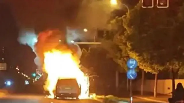 新能源车起火事件频发，社会对固态电池的需求藏不住了