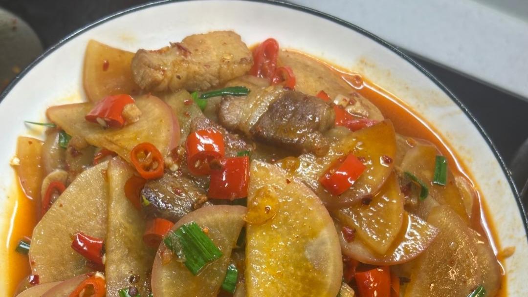 五花肉炒萝卜：厨房新手的封神之作，米饭的终极杀手！