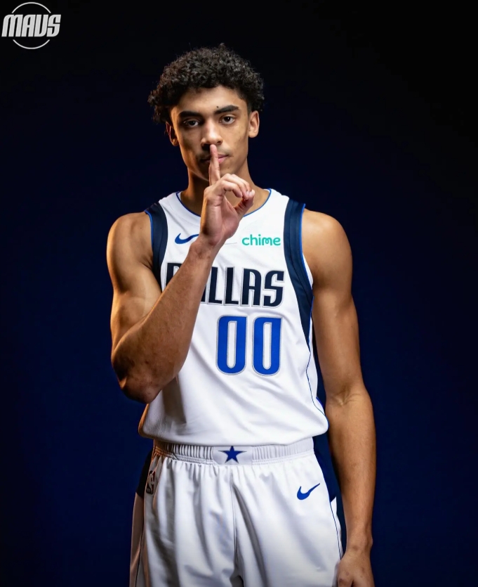 其实上场打国王我一直盯着克里斯蒂的防守
德罗赞不敢打，拉文不敢打，克里斯蒂最后一