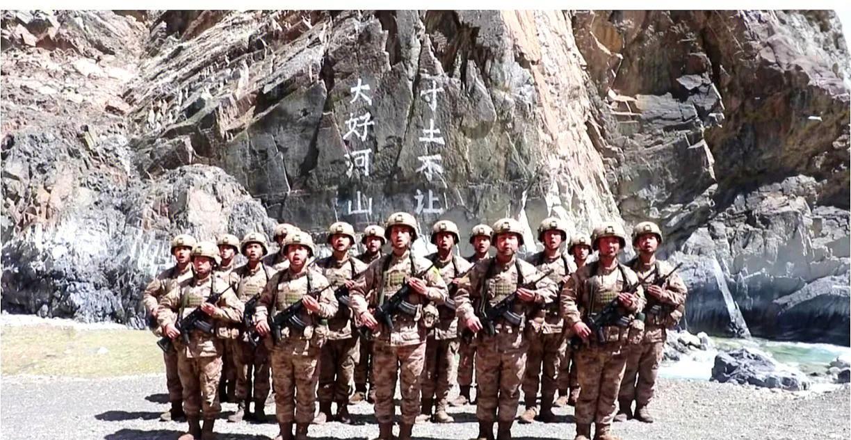 军人的灵魂，戍边战士的信念和担当！
看到这个画面，真的让人感动，致敬我中华的戍边