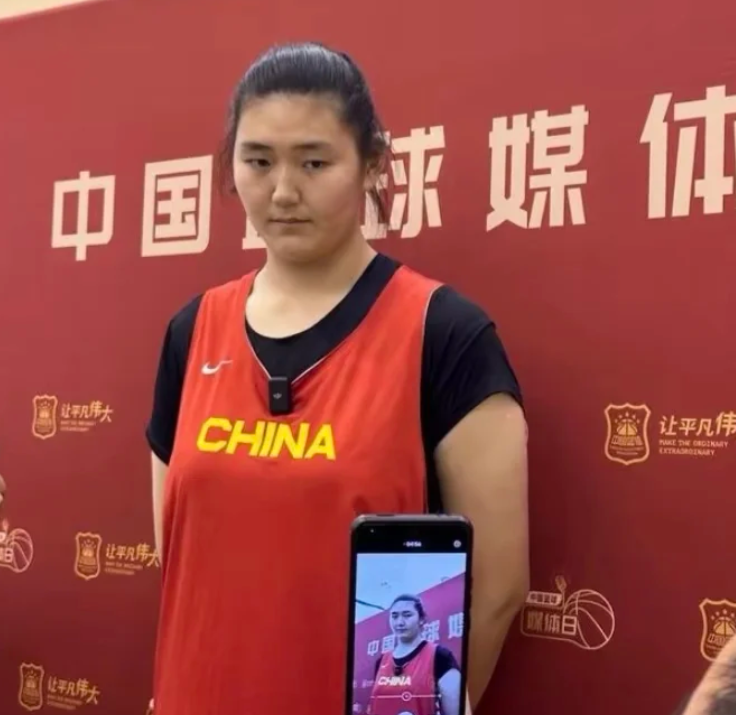 2.23米巨无霸张子宇国际大赛首秀

2024年的U18女篮亚洲杯的比赛将于6月