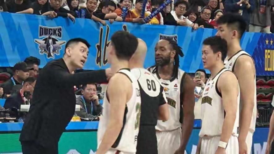 CBA京辽大战裁判成主角