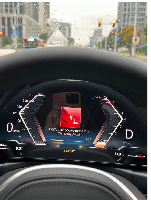 仪表台多媒体不显示
之前还可以在仪表台显示播放的歌名歌词和专辑封面的，突然就显示