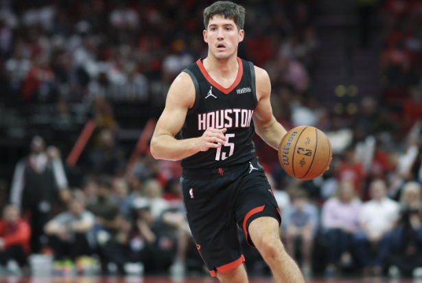 谢泼德全程正负值最高，拼到5犯被喷

一个新秀能打成这样不错了，看看阿门，柯基这