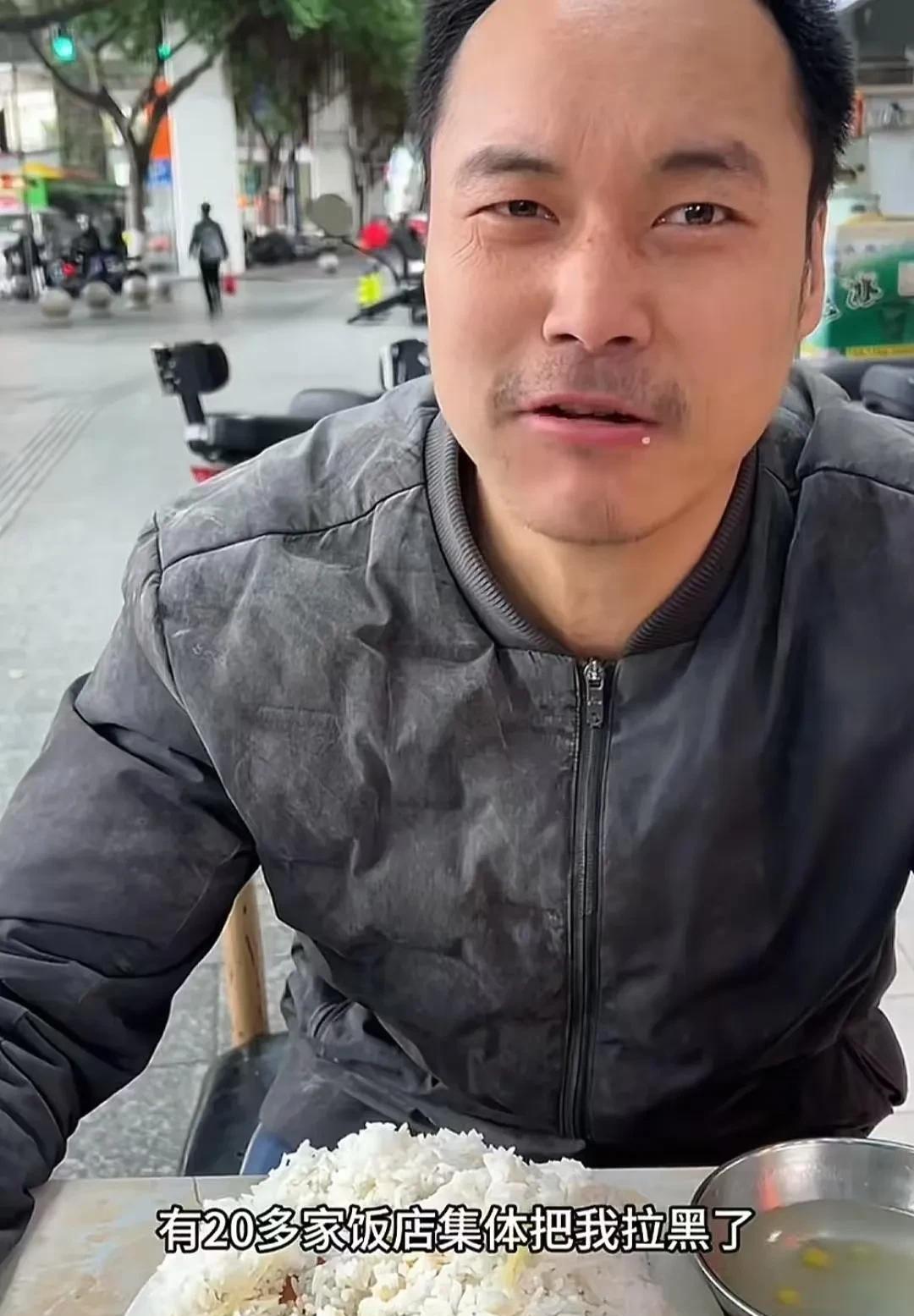 在广东，有这样一位打散工的男子，月收入能达到二三万，这收入在不少人眼中已颇为可观