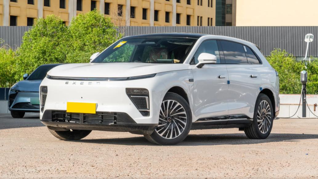 售17.28万起，标配空悬+全铝底盘，短途试驾体验星途星纪元ET