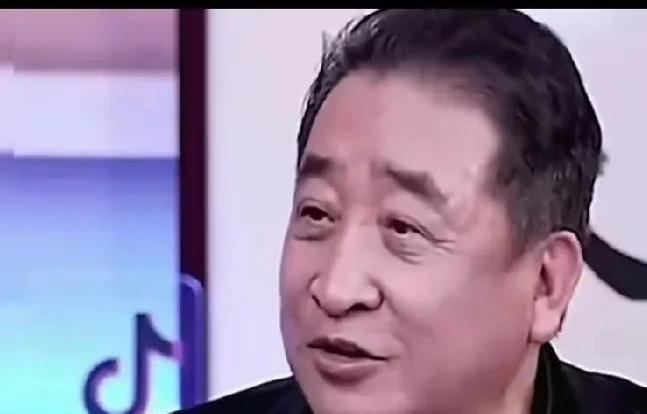 最近网上关于某曲协主席的讨论热度不低，有位朋友私下给我发来段挺有意思的爆料，说是
