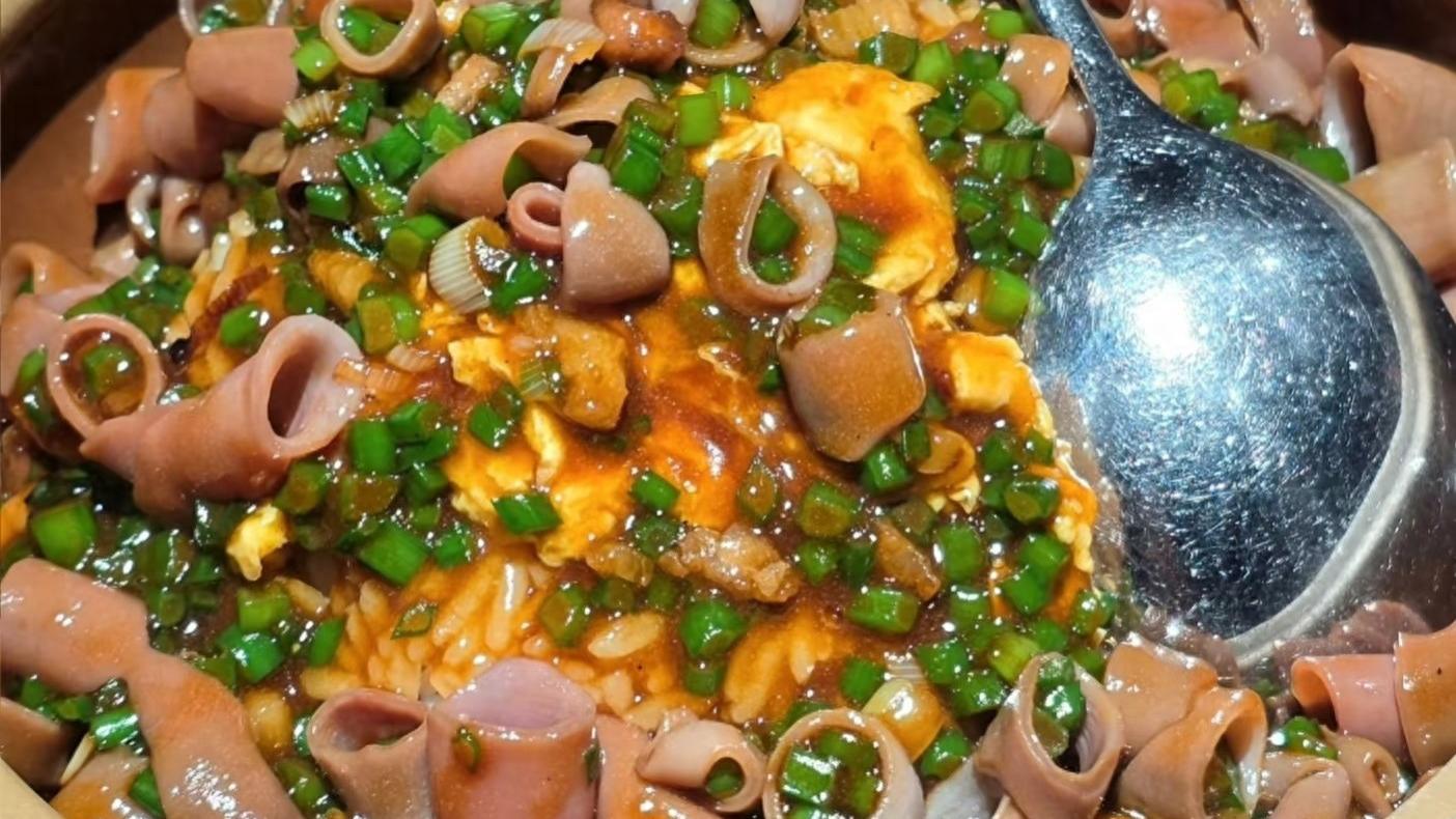 这海肠捞饭鲜掉眉毛，吃过一次就念念不忘！