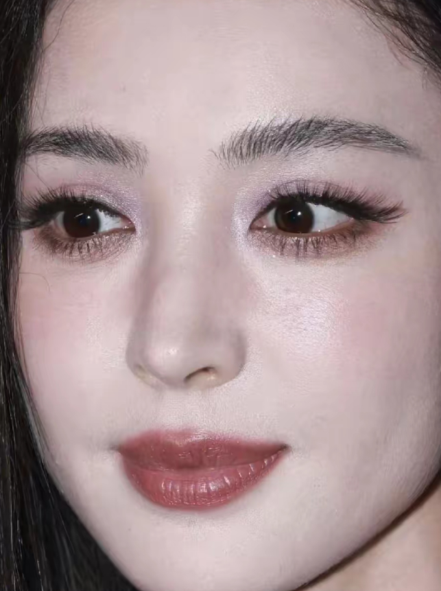 这已经不是杨幂第一次被认错了