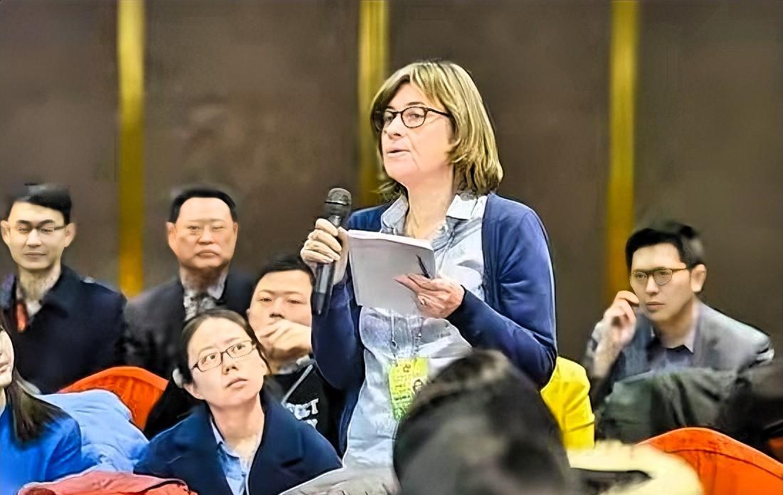 最近，德国媒体在中国街头采访时，被中国民众对美国“绝不退让”的强硬态度弄懵了。在