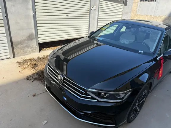 B8330豪华现在多少入合适
头大看了几家四儿子店越看越贵