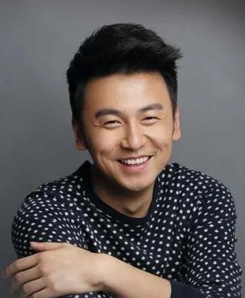 	雷佳音这回回家一看，发现冰箱空空如也，这事让我想起了小区那保安老王常挂嘴边的名