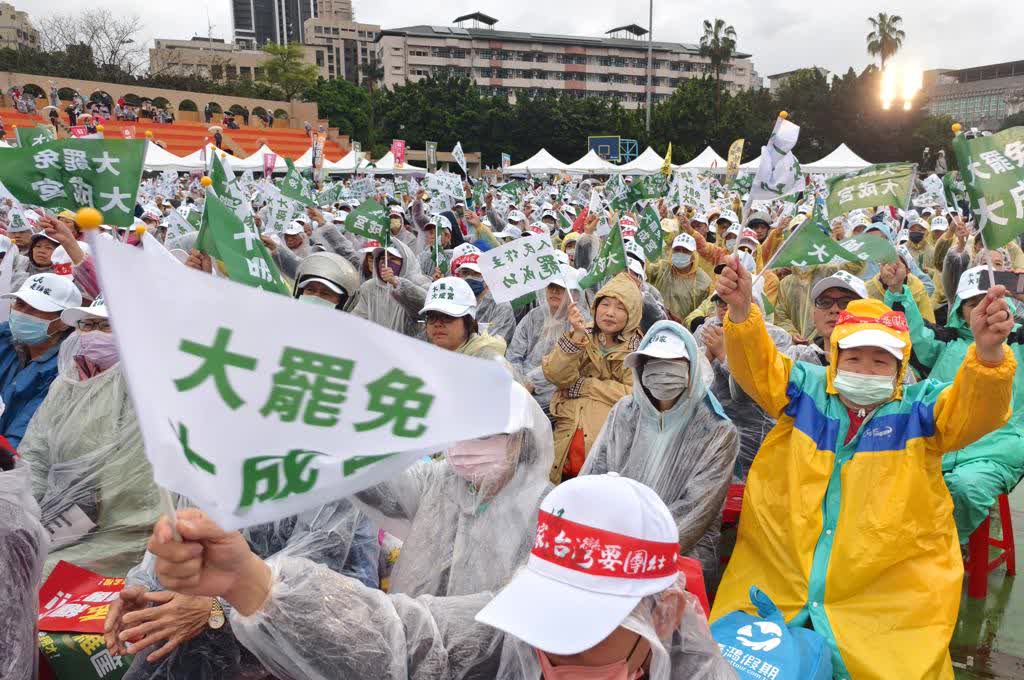 绿大罢免联署没人气“放大绝了”？詹江村爆：自导自演
全台掀起罢免潮，目前共有3