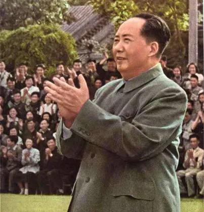 1949年，毛主席想起了一桩悬案未破，就叫来了公安部长罗瑞卿，说：“有桩悬案困扰